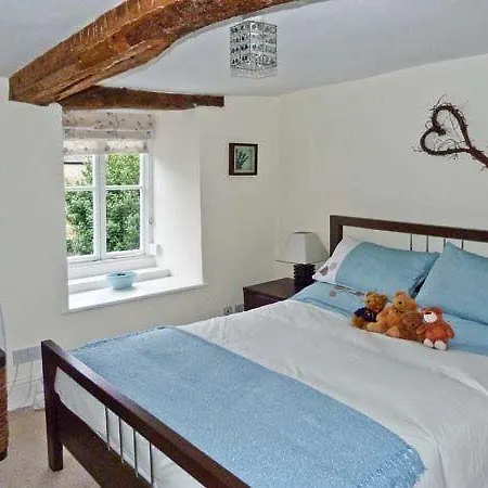 1 Newland House *